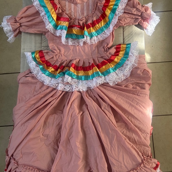 Jalisco Folkloric dress - Picture 3 of 5